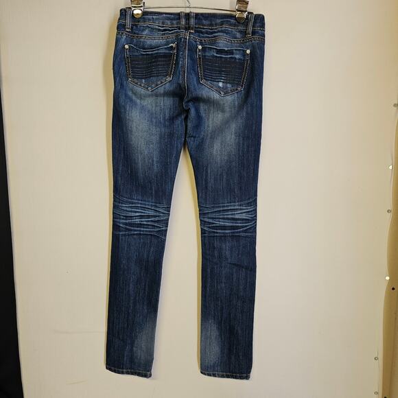 Almost Famous Skinny Jeans Size 3 Junior Distressed Medium Wash - Picture 2 of 10